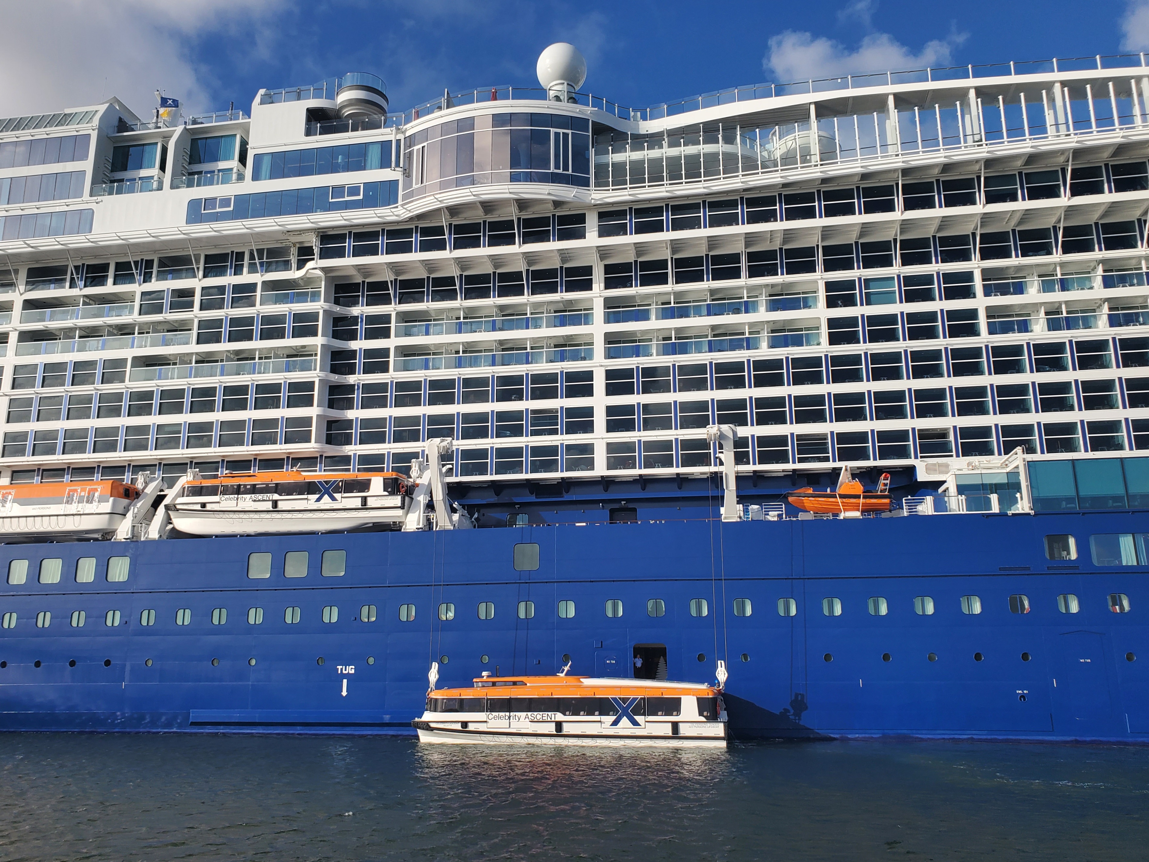 cruise-ship-life-boat